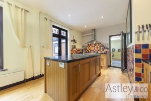 kitchen- click for photo gallery